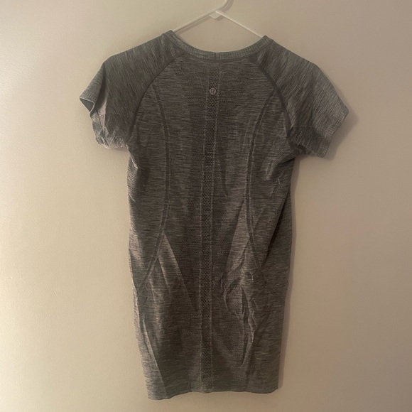 Lululemon Swiftly Tech - Picture 2 of 3